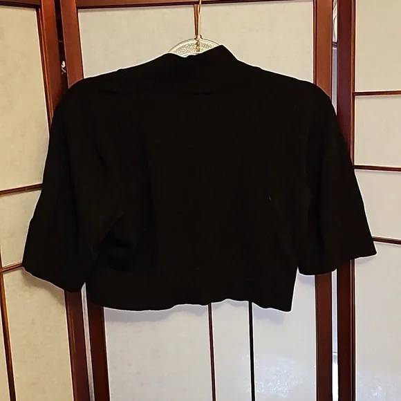 EUC Torrid shrug - Picture 3 of 3